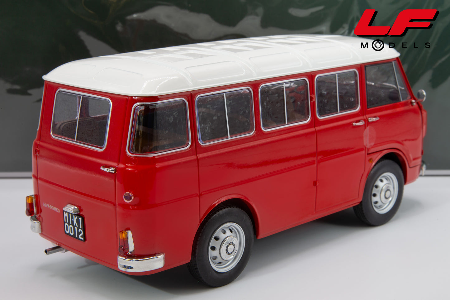 1:18 ALFA ROMEO F12 MINIBUS 1°SERIE 1967 200061-D - MITICA