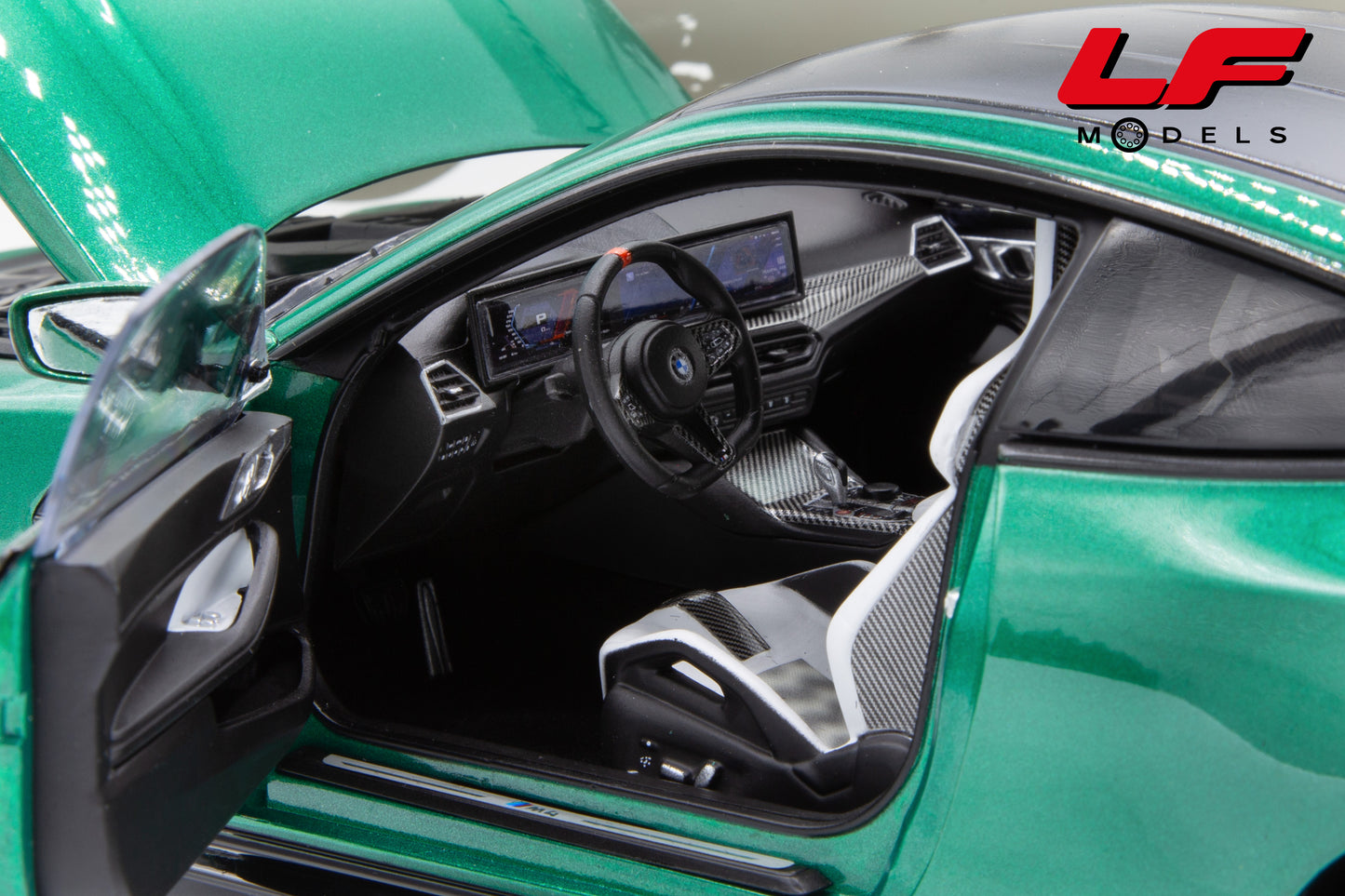 1:18 BMW M4 G82 2024 GREEN MET. 110020142 - MINICHAMPS
