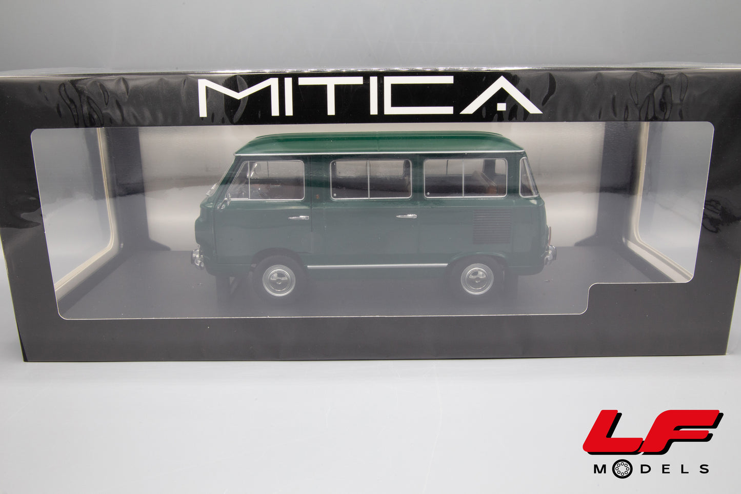 1:18 FIAT 850 FAMILIARE SERIE 2 VERDE OLIVA 1970 - MITICA
