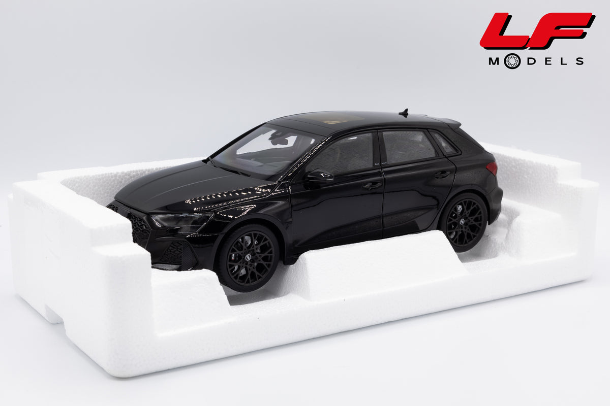 modellino audi rs3 nero norev 1:18 188388 vista imballo