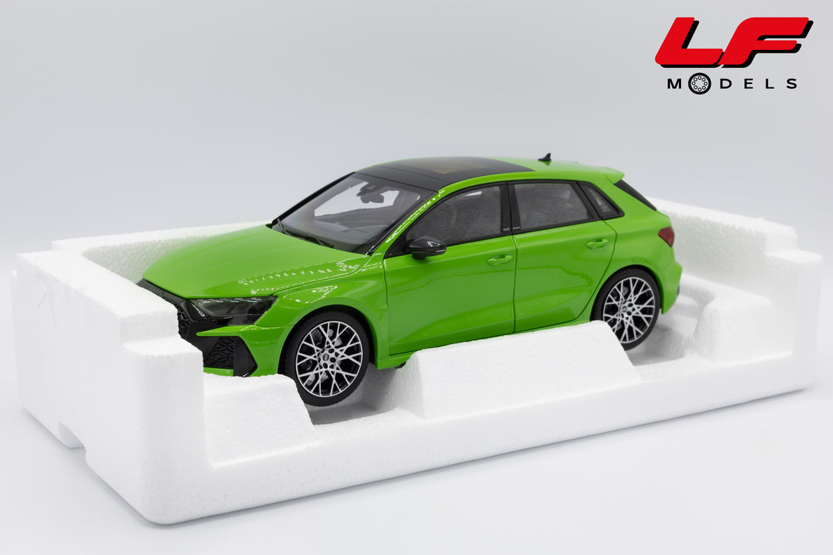 modellino audi rs3 sportback verde norev 1:18 188390 vista imballo