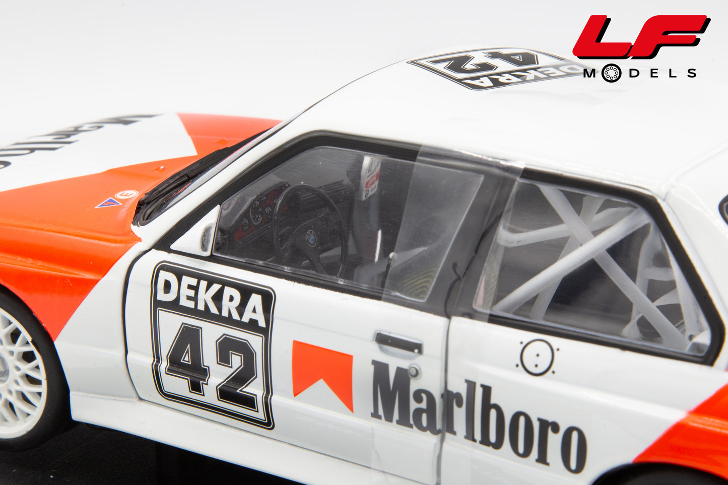 modellino bmw m3 dtm werk83 1:18 interni
