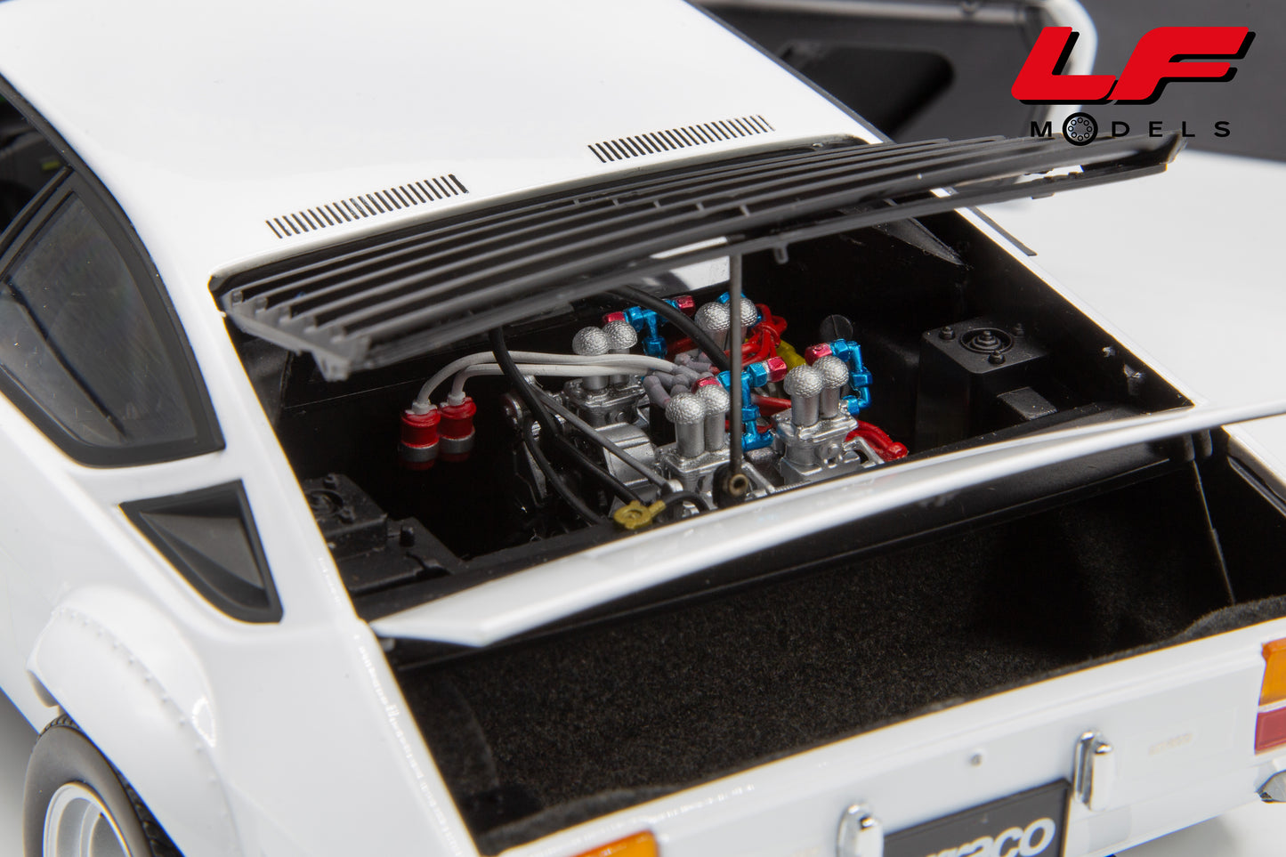 modellino lamborghini urraco rally kyosho 1:18 motore