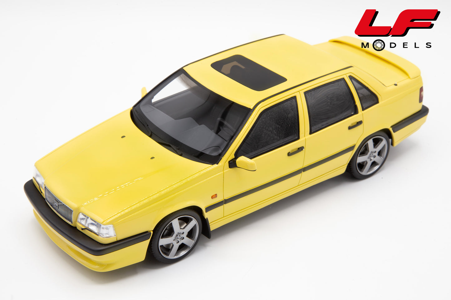 modellino volvo 850 t-5r ottomobile 1:18 frontale
