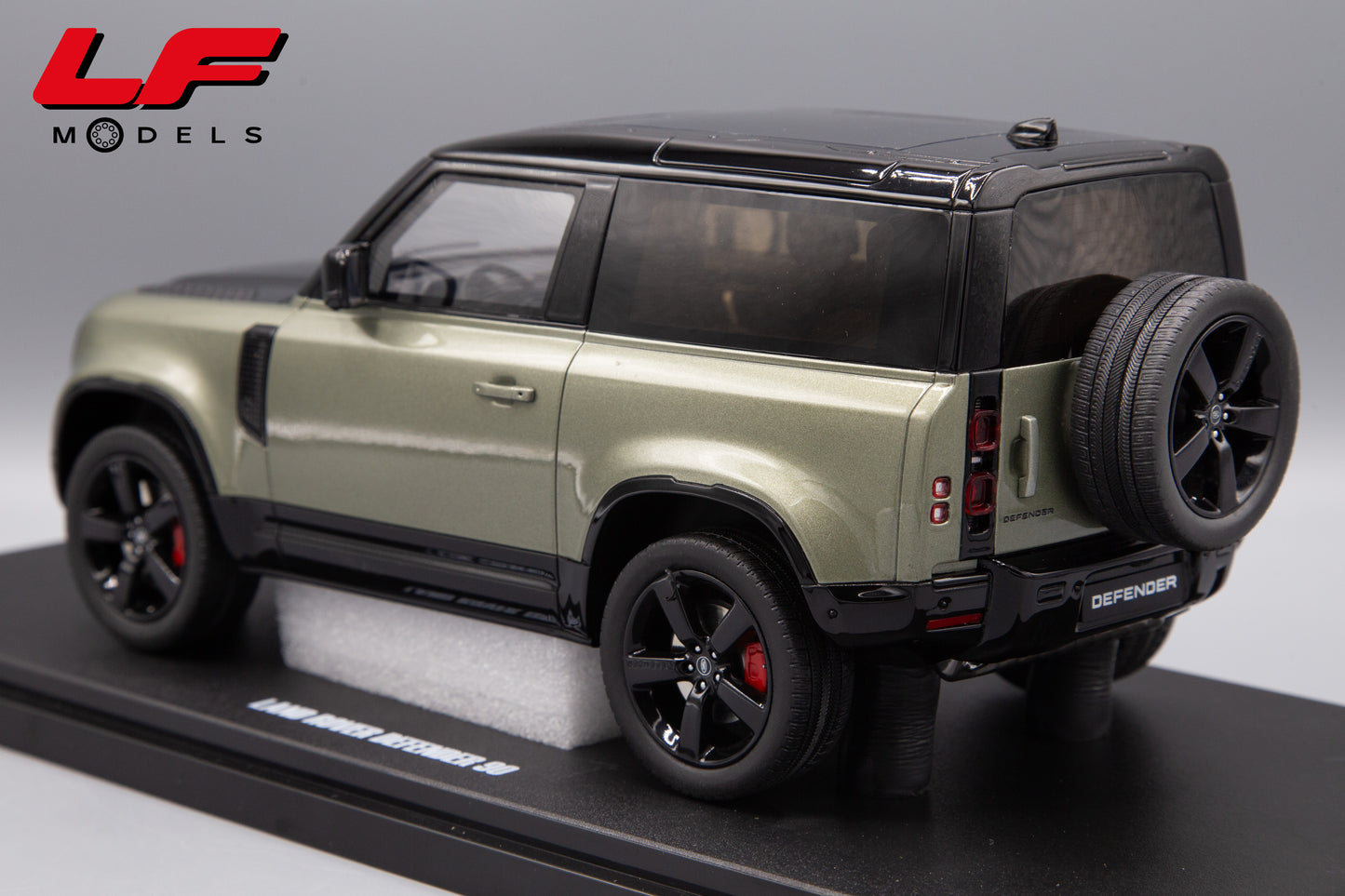 1:18 LAND ROVER DEFENDER 90 2021 GT517 - GT SPIRIT
