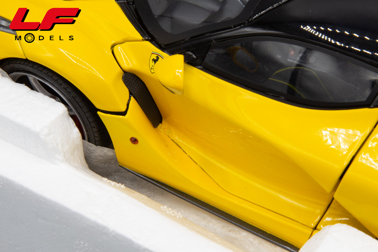 1:18 FERRARI LAFERRARI GIALLO - HOT WHEELS