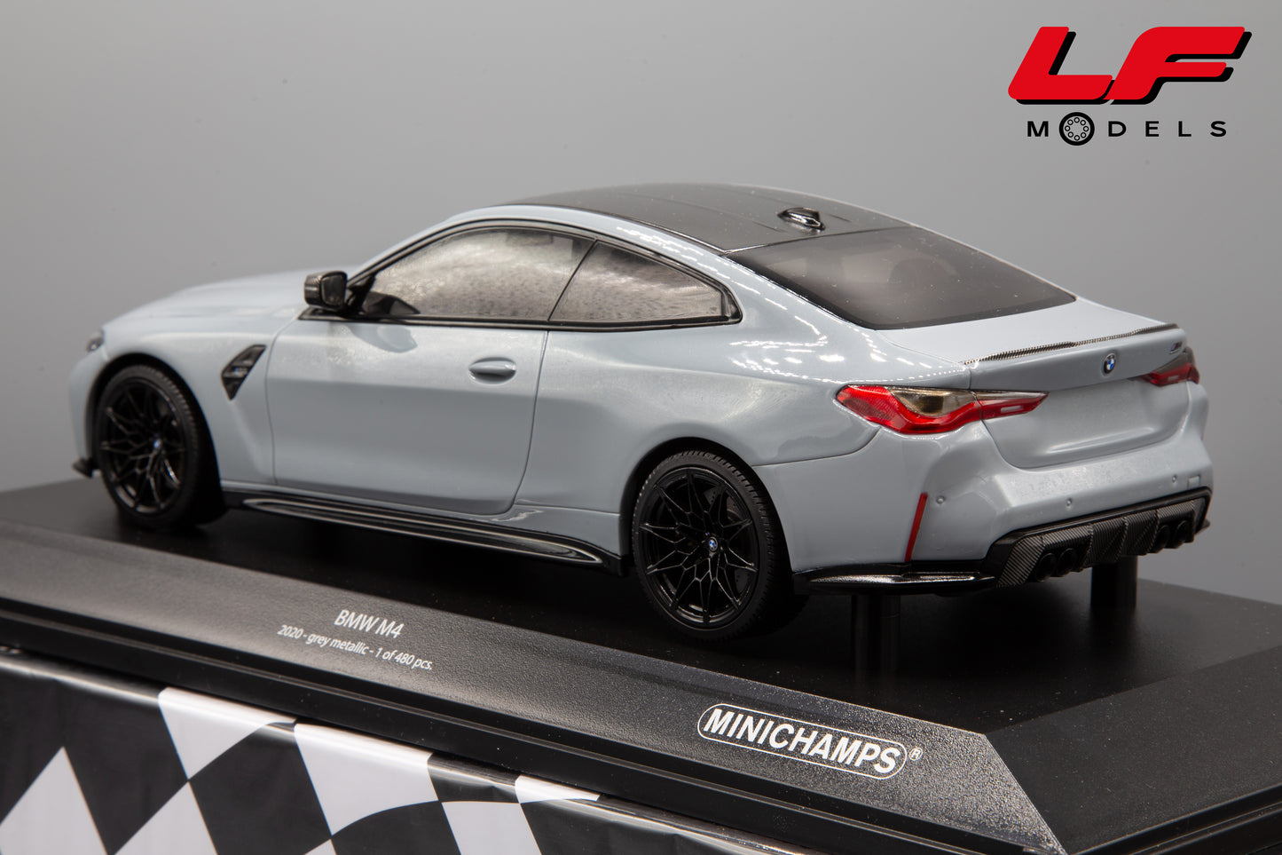 1:18 BMW M4 2020 GREY MET. 155020124 - MINICHAMPS