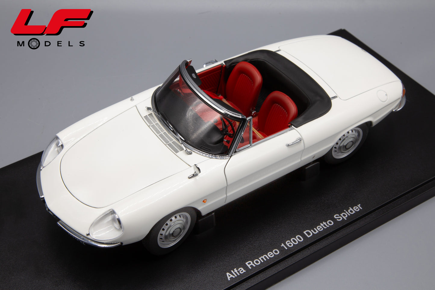 1:18 ALFA ROMEO 1600 DUETTO SPIDER - AUTOART