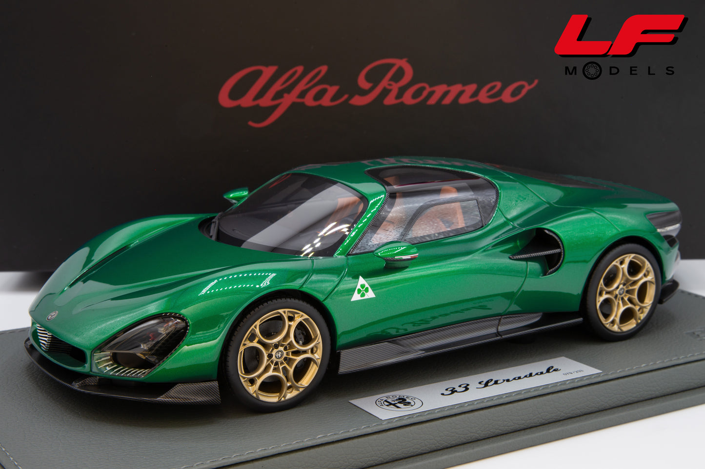 Modellino Alfa Romeo 33 Stradale BBR Models 1:18 vista frontale