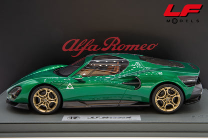 Modellino Alfa Romeo 33 Stradale BBR Models 1:18 vista laterale
