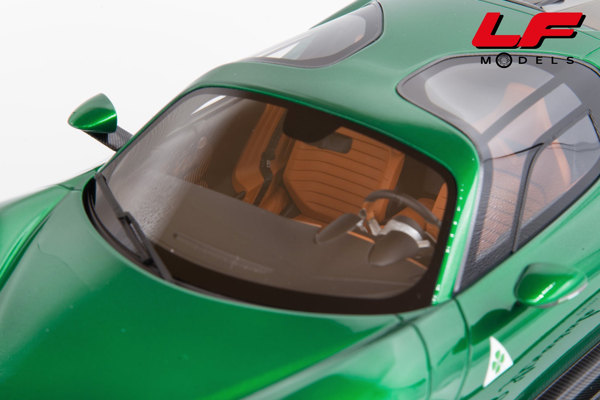 Modellino Alfa Romeo 33 Stradale BBR Models 1:18 vista sedili interni