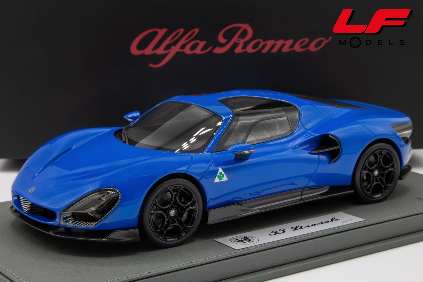 1:18 ALFA ROMEO 33 STRADALE BLU REALE P18264F-VET - BBR