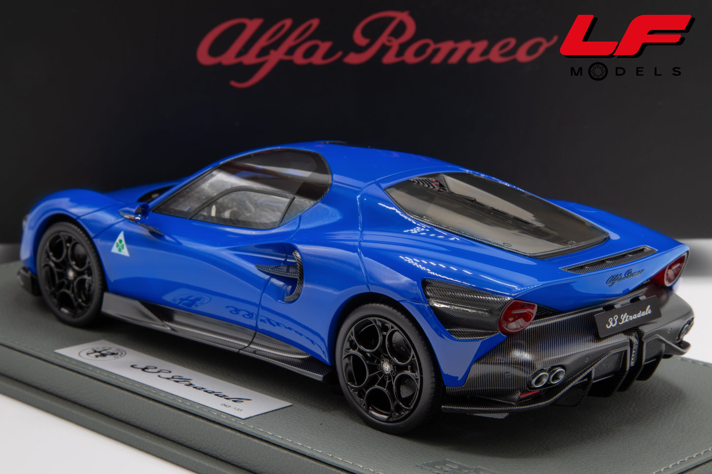 1:18 ALFA ROMEO 33 STRADALE BLU REALE P18264F-VET - BBR