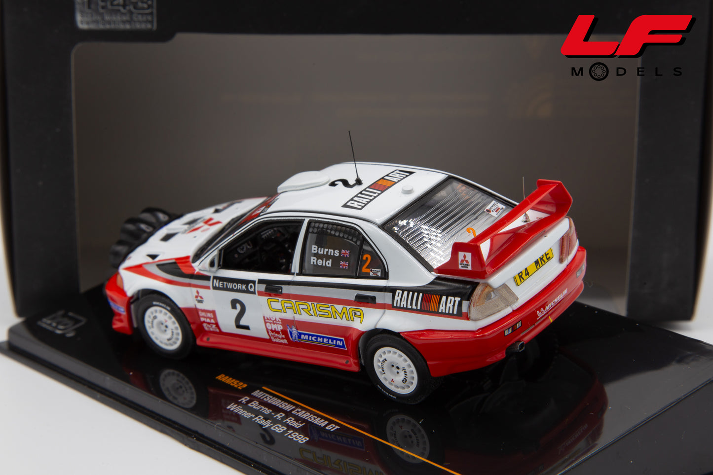 1:43 MITSUBISHI CARISMA GT NIGHT #2 WIN RALLY GREAT BRITAIN 1998 BURNS - IXO