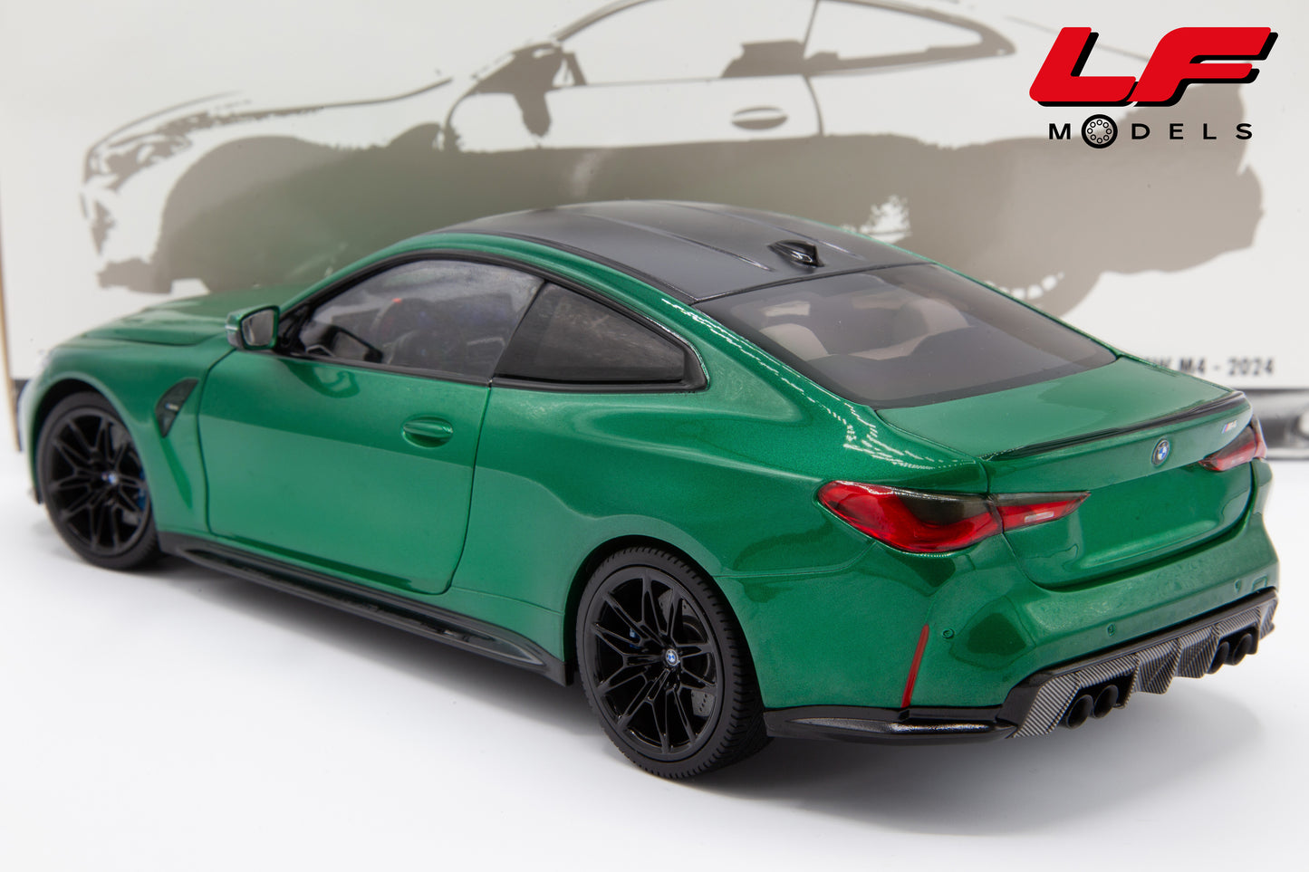1:18 BMW M4 G82 2024 GREEN MET. 110020142 - MINICHAMPS