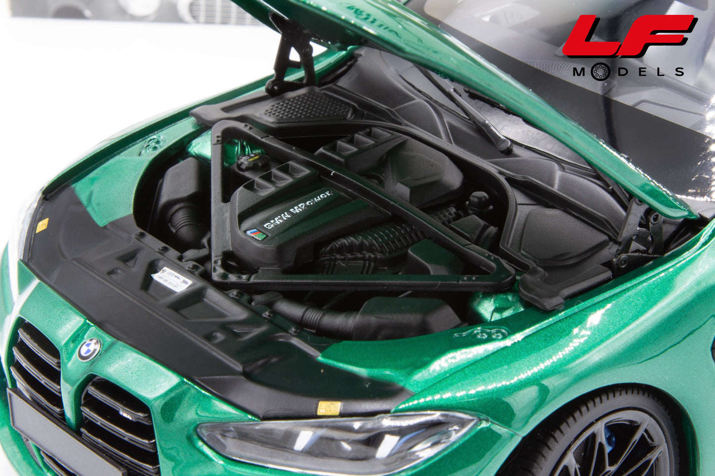 1:18 BMW M4 G82 2024 GREEN MET. 110020142 - MINICHAMPS