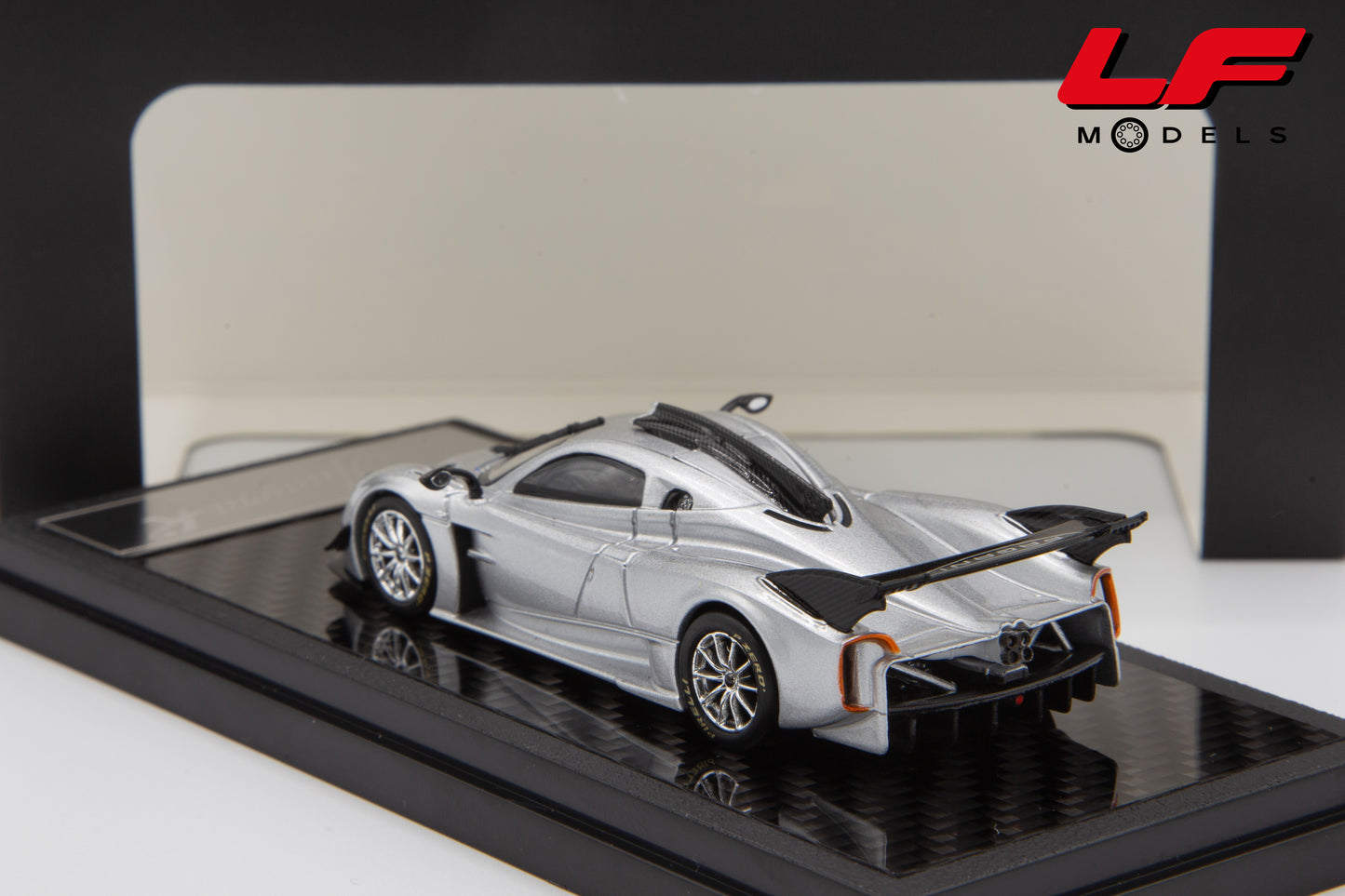 1:64 PAGANI HUAYRA R 2017 SILVER - LCD