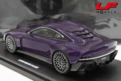 1:18 ASTON MARTIN VALOUR 2023 PURPLE GT944 - GT SPIRIT