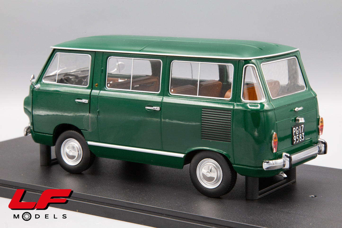 1:18 FIAT 850 FAMILIARE SERIE 2 VERDE OLIVA 1970 - MITICA