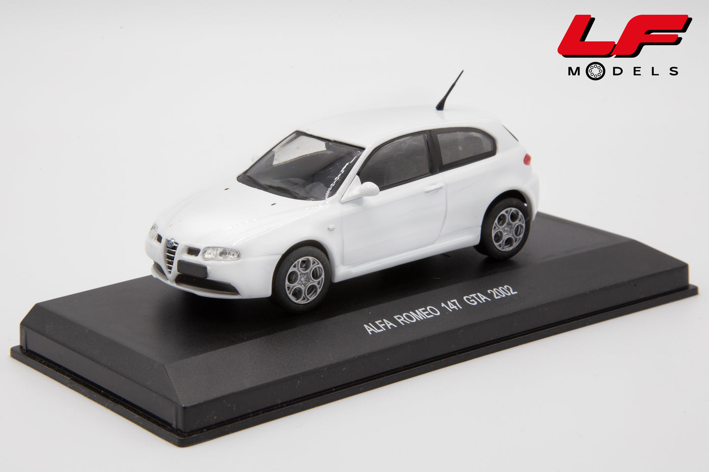 modellino alfa romeo 147 gta bianco edison 1:43 805121 vista frontale