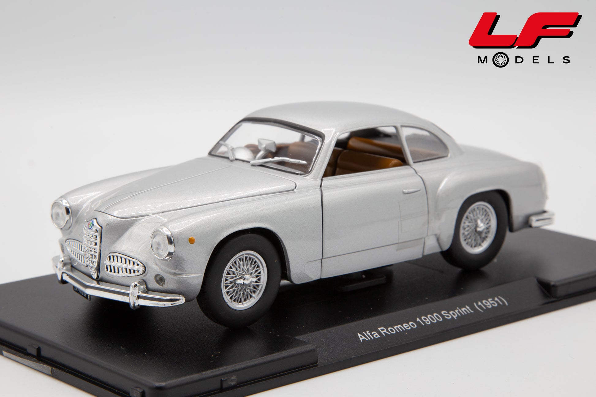 alfa romeo 1900 edicola 1:24 vista frontale
