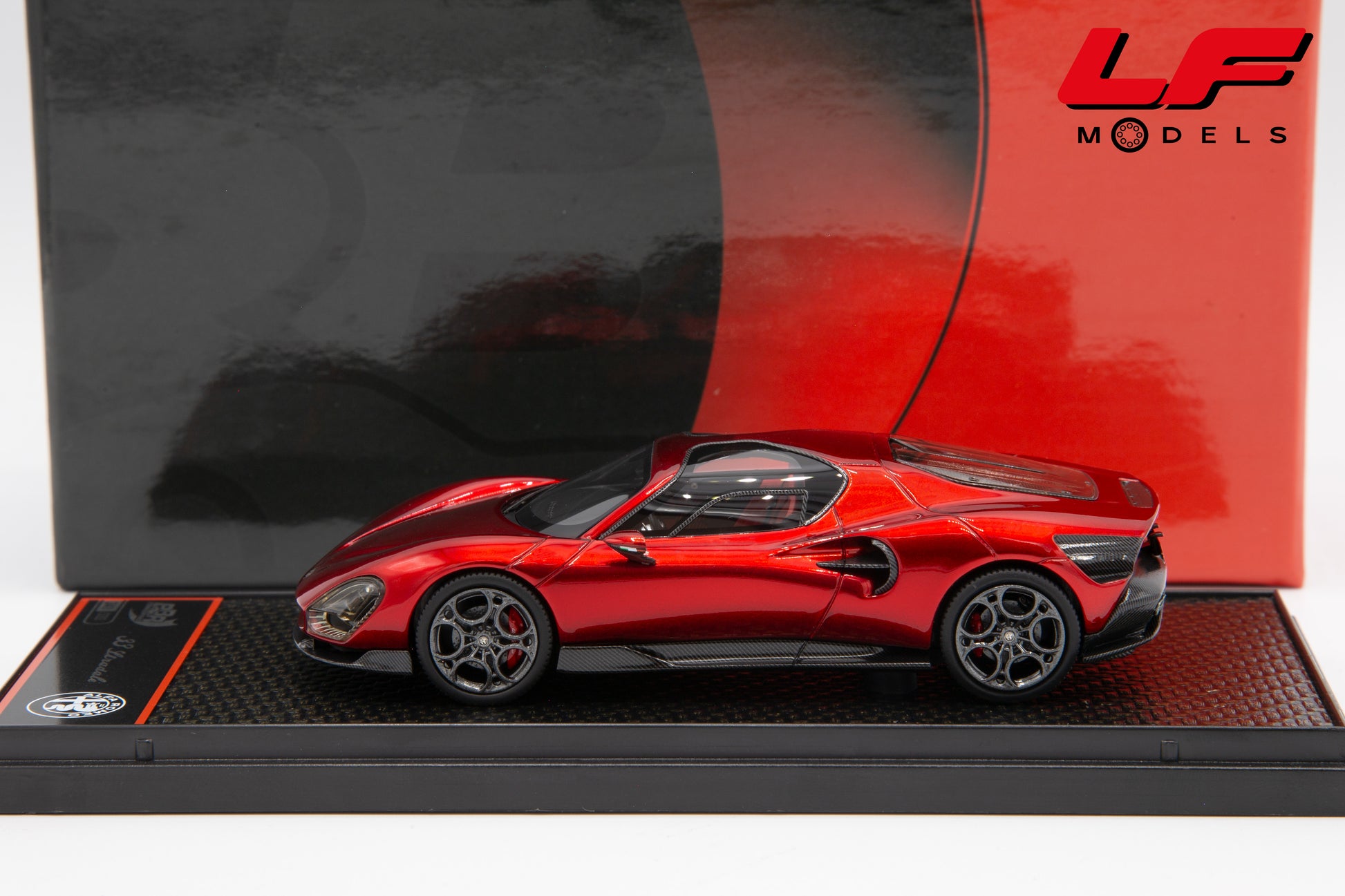 modellino alfa romeo 33 stradale rosso villa d'este bbr 1:43 BBRC317A vista laterale