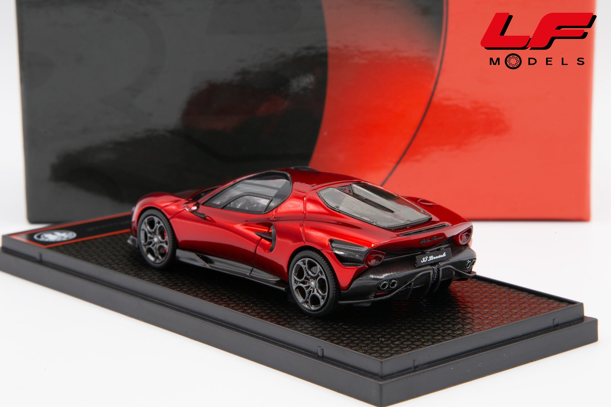 modellino alfa romeo 33 stradale rosso villa d'este bbr 1:43 BBRC317A vista posteriore
