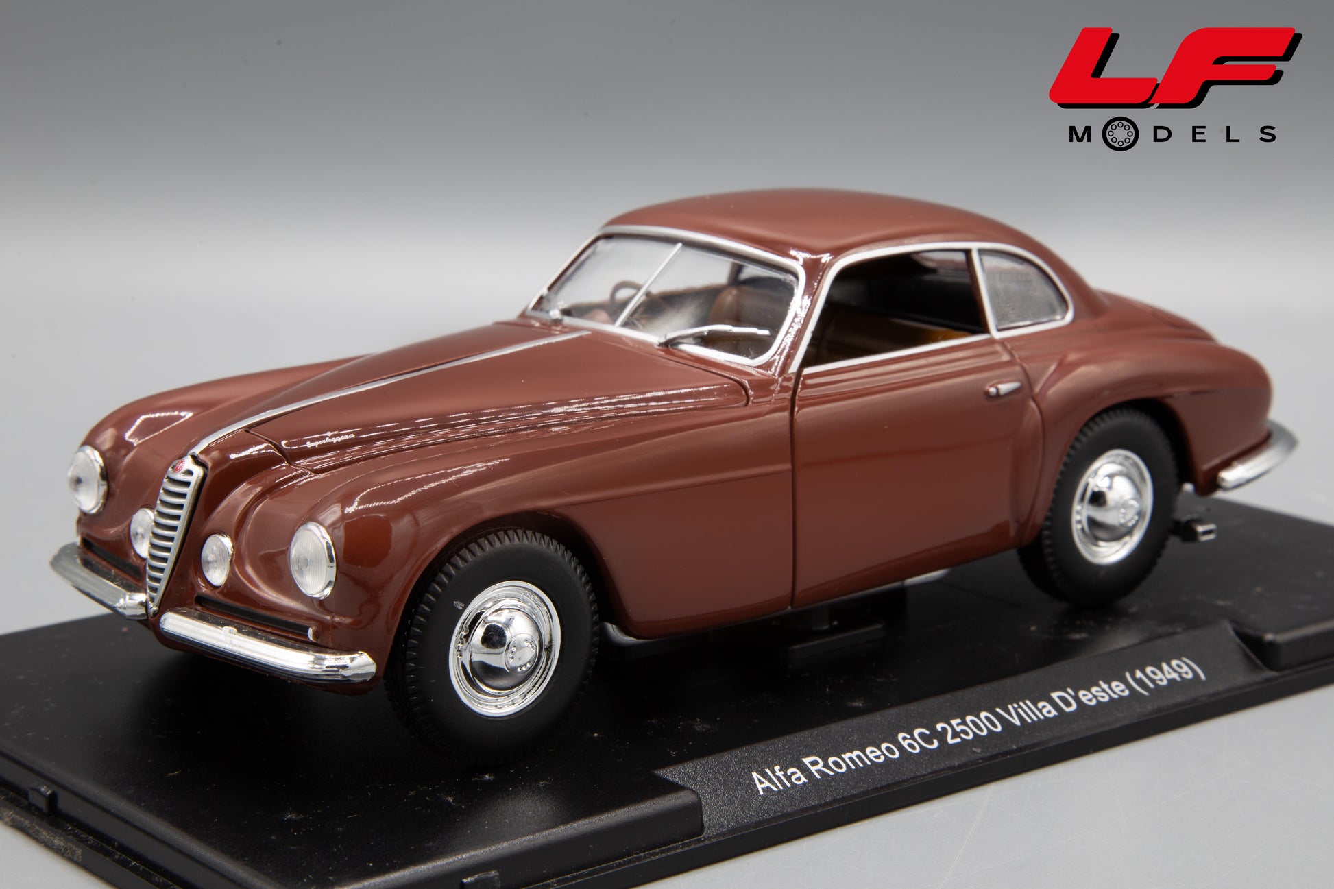 modellino alfa romeo 6c edicola 1:24 frontale