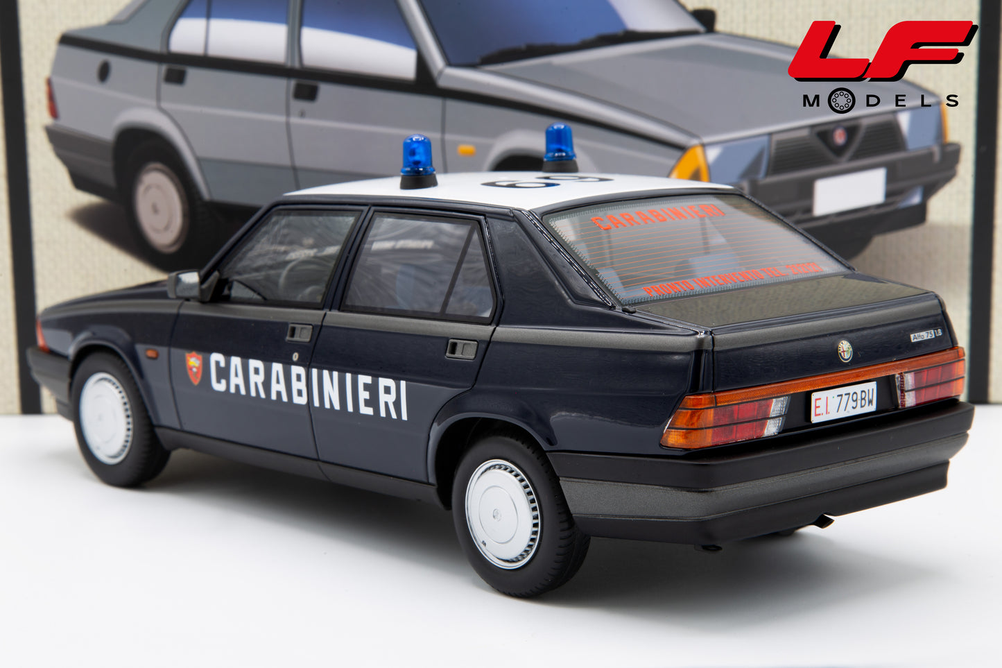 modellino alfa romeo 75 carabinieri laudoracing 1:18 LM187A-PO vista posteriore