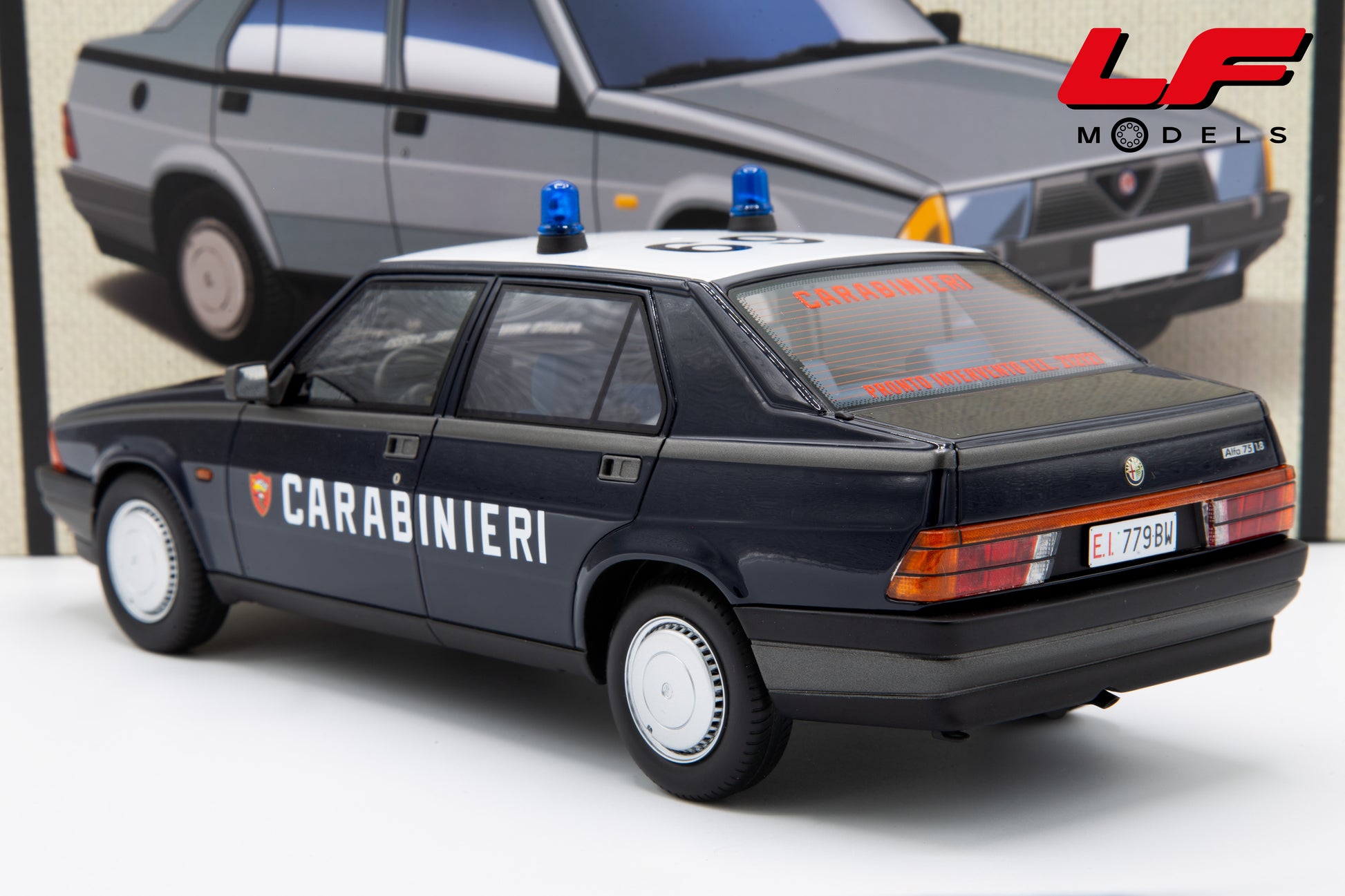 modellino alfa romeo 75 carabinieri laudoracing 1:18 LM187A-PO vista posteriore
