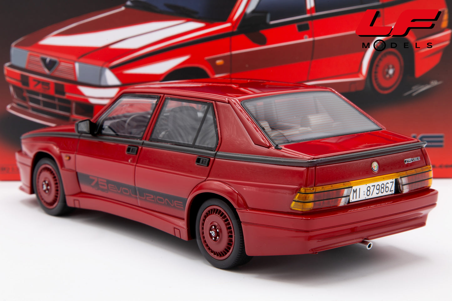 modellino alfa romeo 75 evoluzione laudoracing 1:18 LM163 vista posteriore