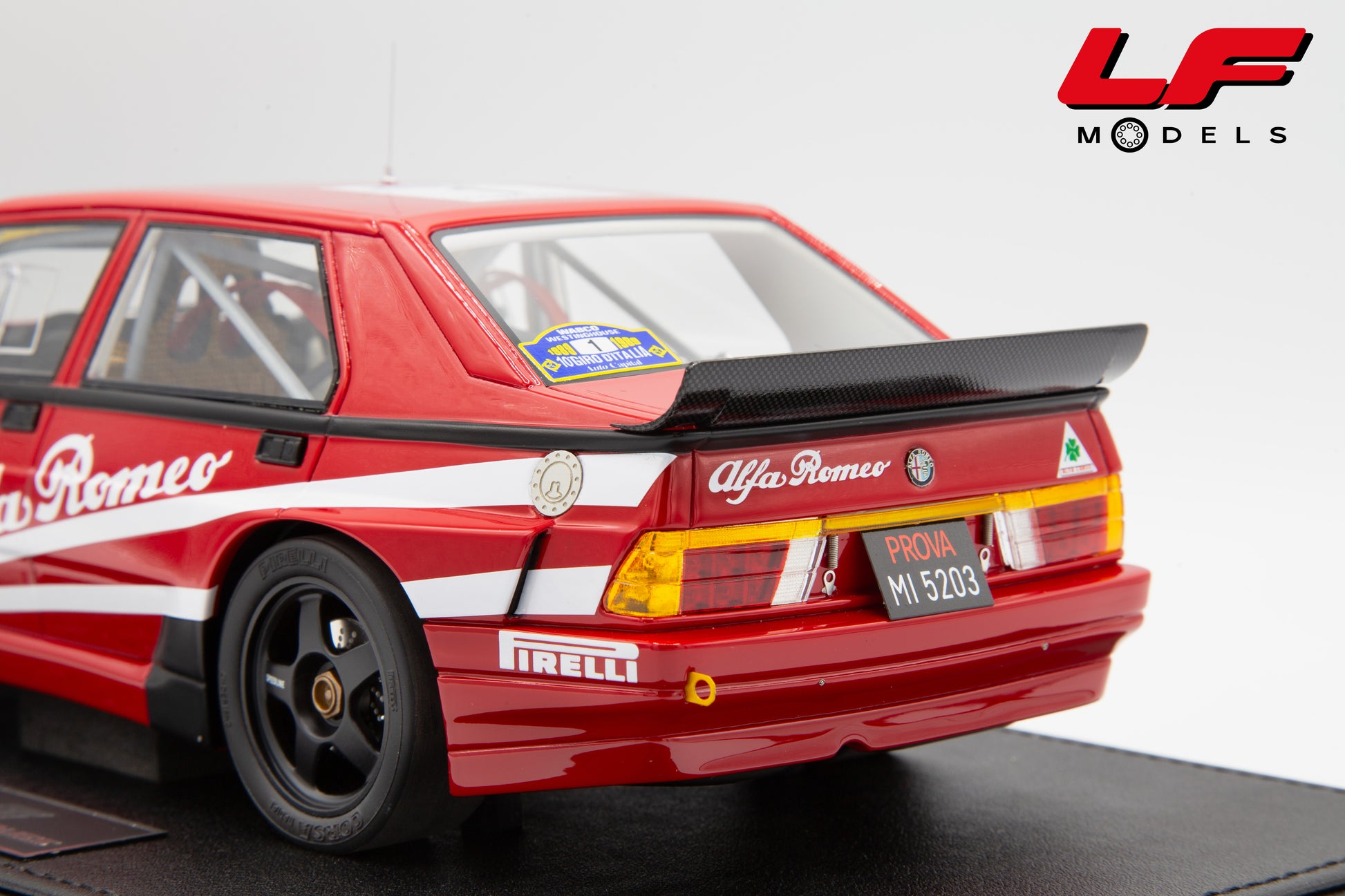 modellino alfa romeo 75 imsa top marques 1:18 posteriore