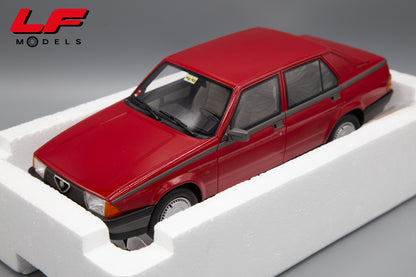 modellino alfa romeo 75 laudoracing 1:18 LM187A vista imballo