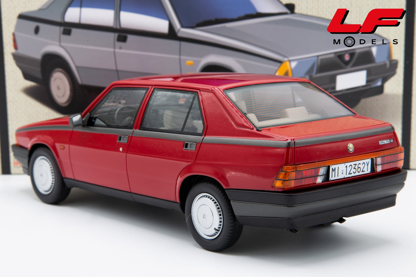 modellino alfa romeo 75 laudoracing 1:18 LM187A vista posteriore