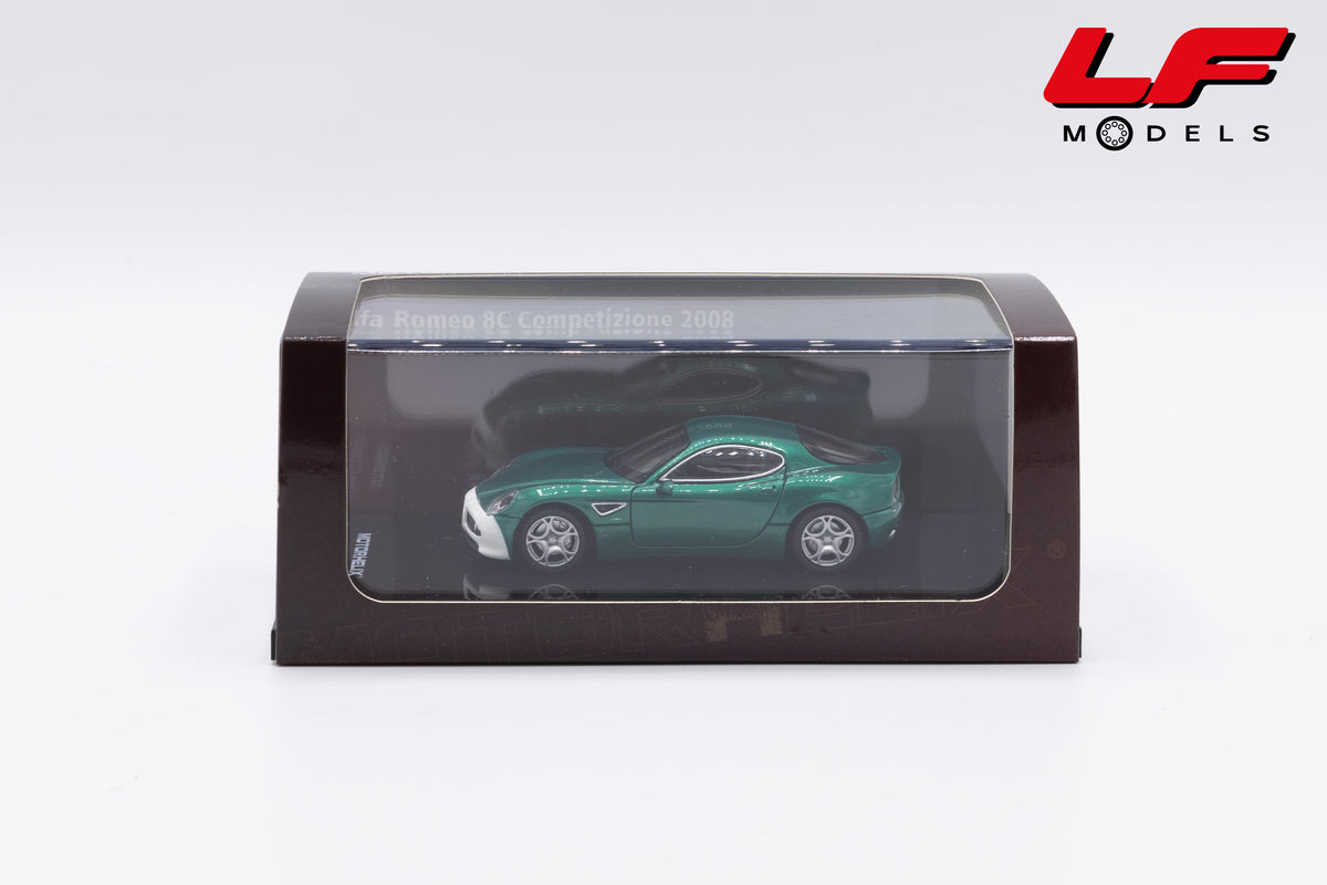 modellino alfa romeo 8c competizione verde bianco motorhelix 1:64 M69063 vista scatola
