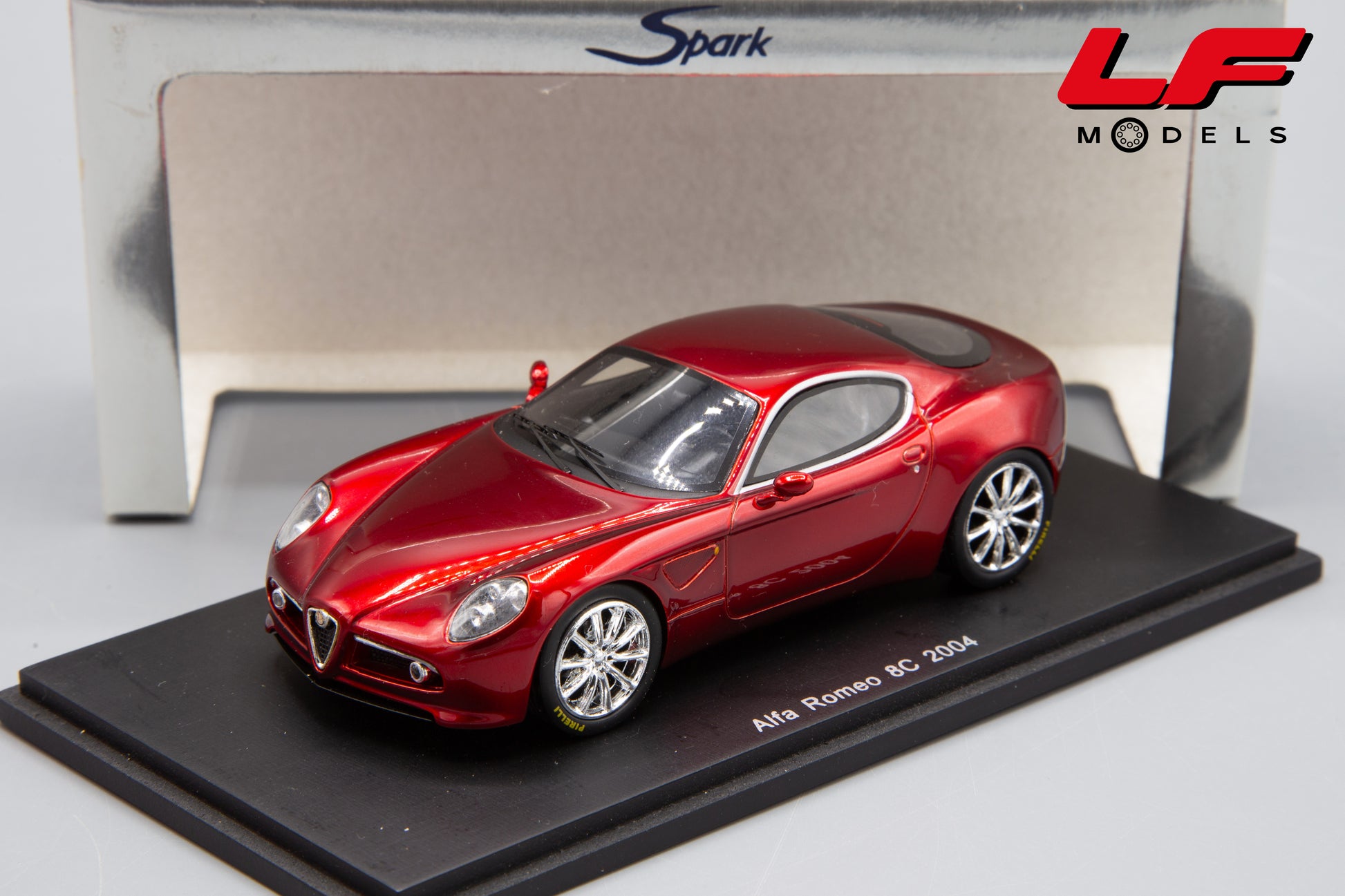 modellino alfa romeo 8c coupe spark 1:43 frontale
