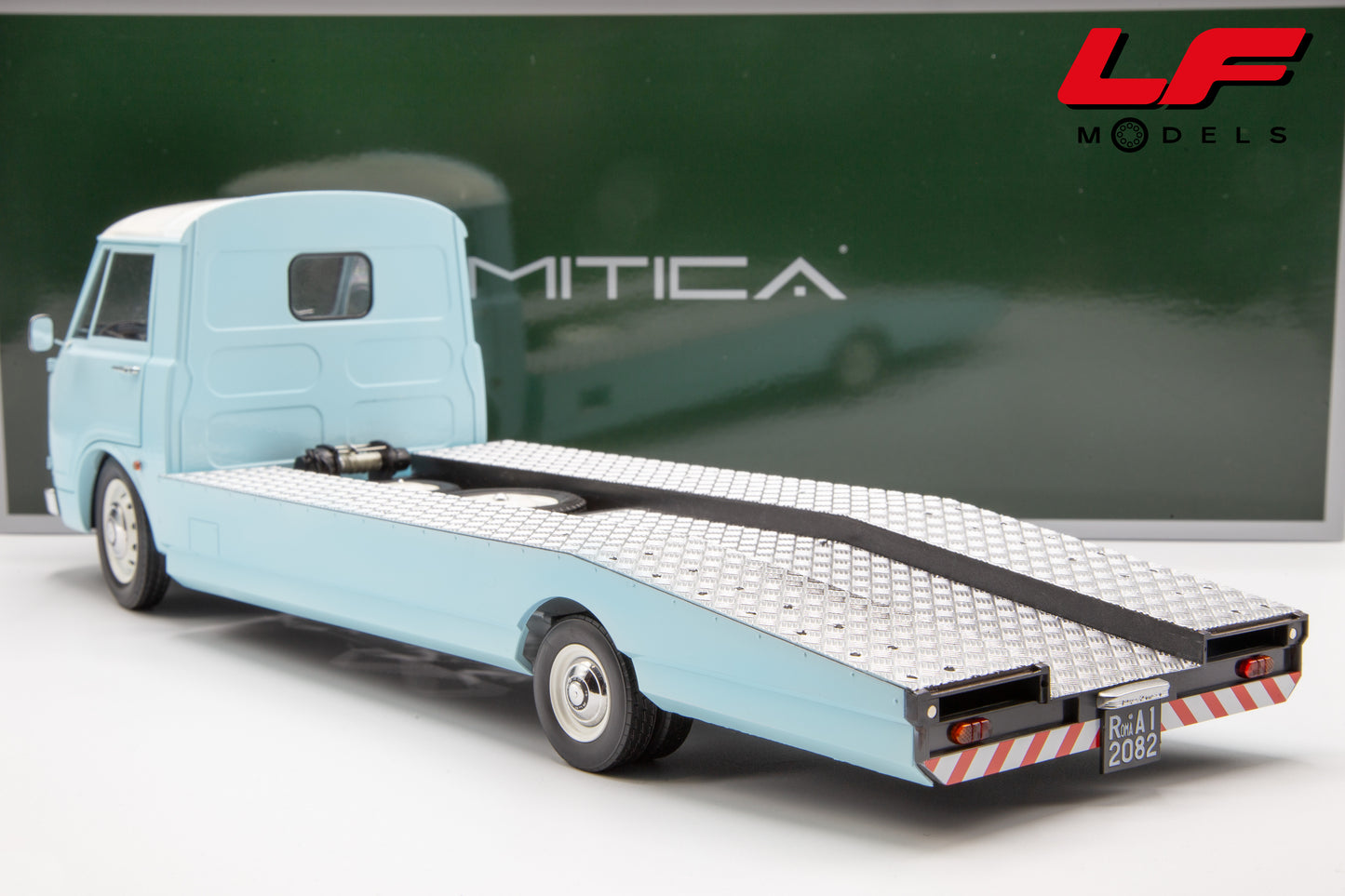 modellino alfa romeo a12 mitica 1:18 posteriore