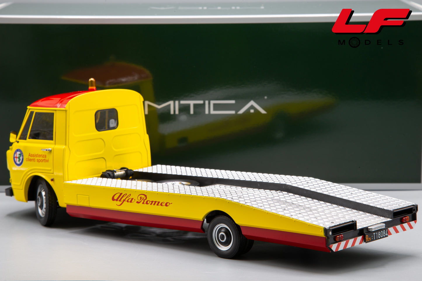 modellino alfa romeo a12 mitica 1:18 posteriore