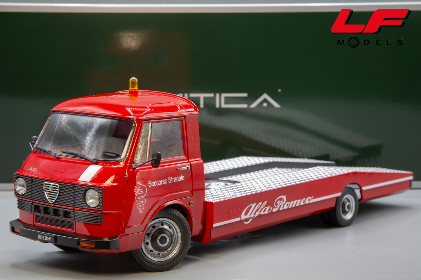 modellino alfa romeo a12 mitica 1:18 frontale