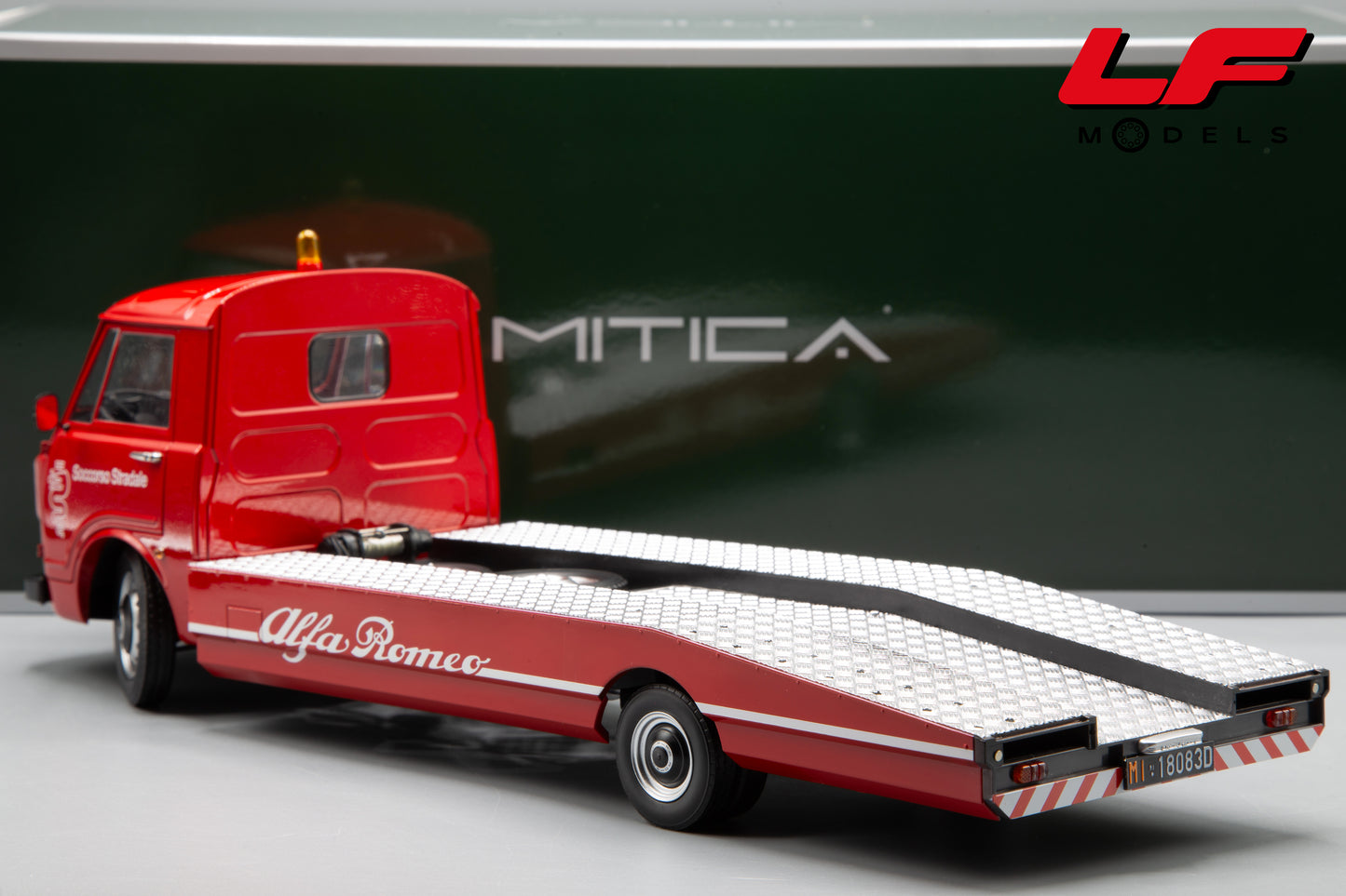 modellino alfa romeo a12 mitica 1:18 posteriore
