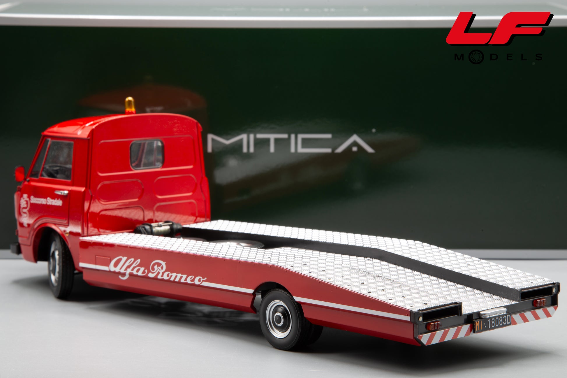 modellino alfa romeo a12 mitica 1:18 posteriore