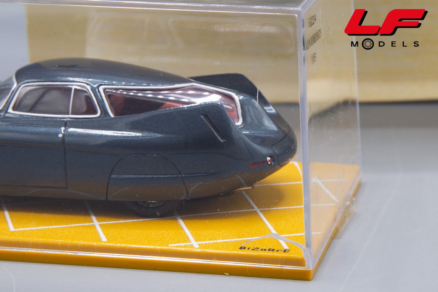 modellino alfa romeo bat5 bizarre 1:43 crepa della teca
