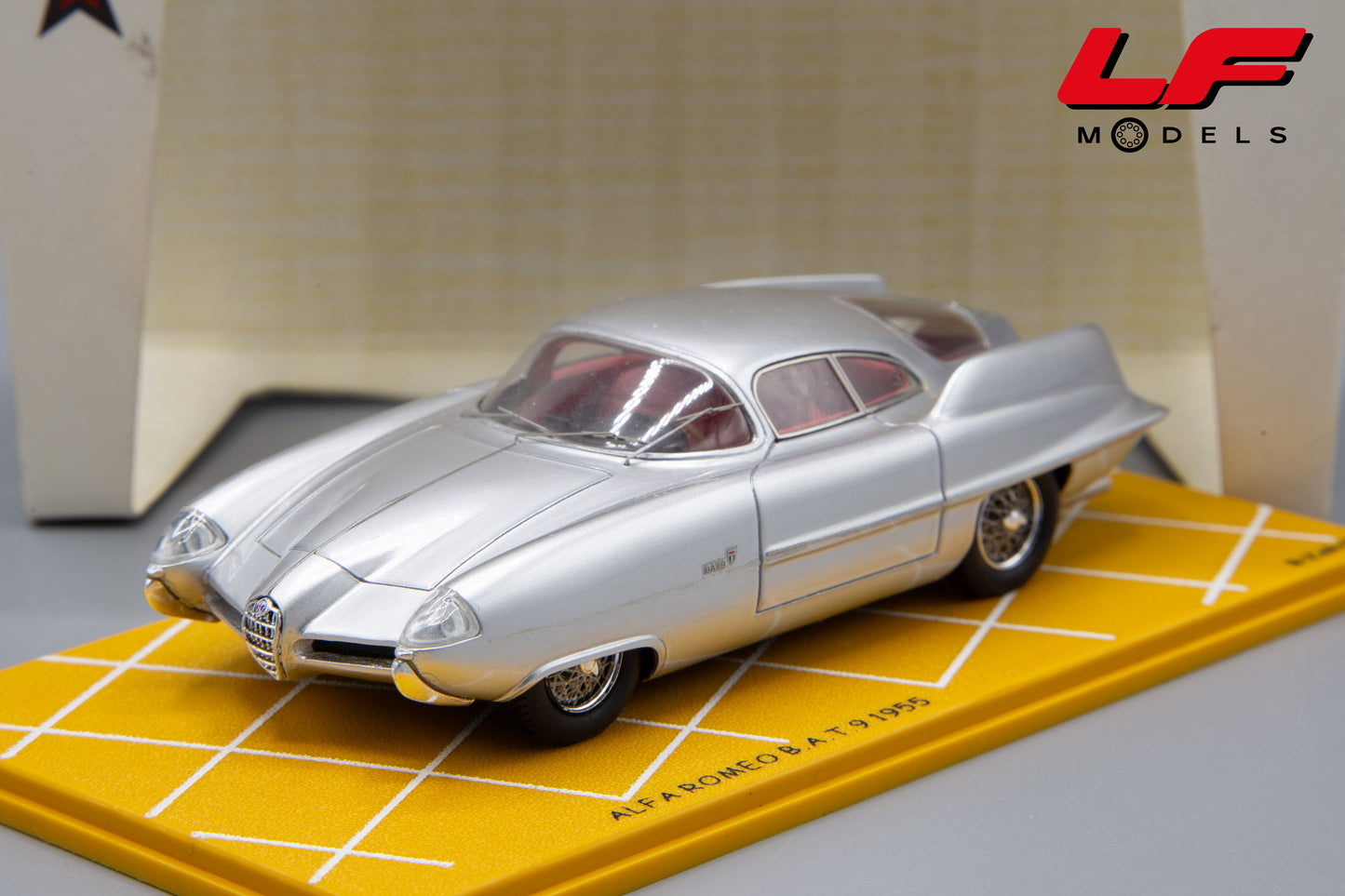 modellino alfa romeo bat9 bizarre 1:43 frontale