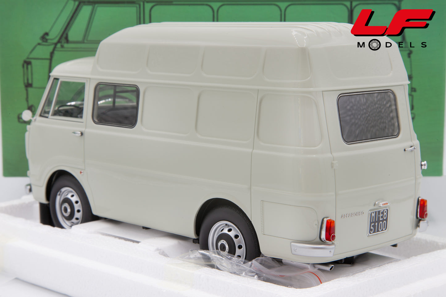 modellino alfa romeo f12 laudoracing 1:18 LM219C vista posteriore