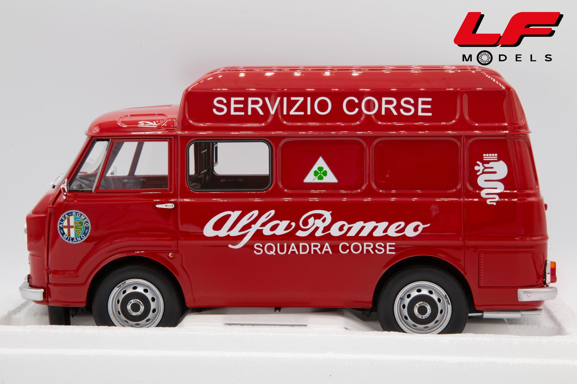 modellino alfa romeo f12 servizio corse laudoracing 1:18 LM219D vista laterale