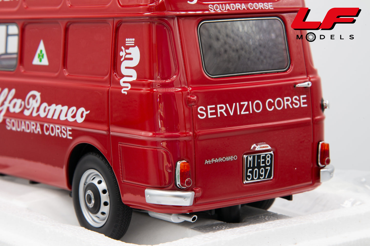 modellino alfa romeo f12 servizio corse laudoracing 1:18 LM219D vista posteriore