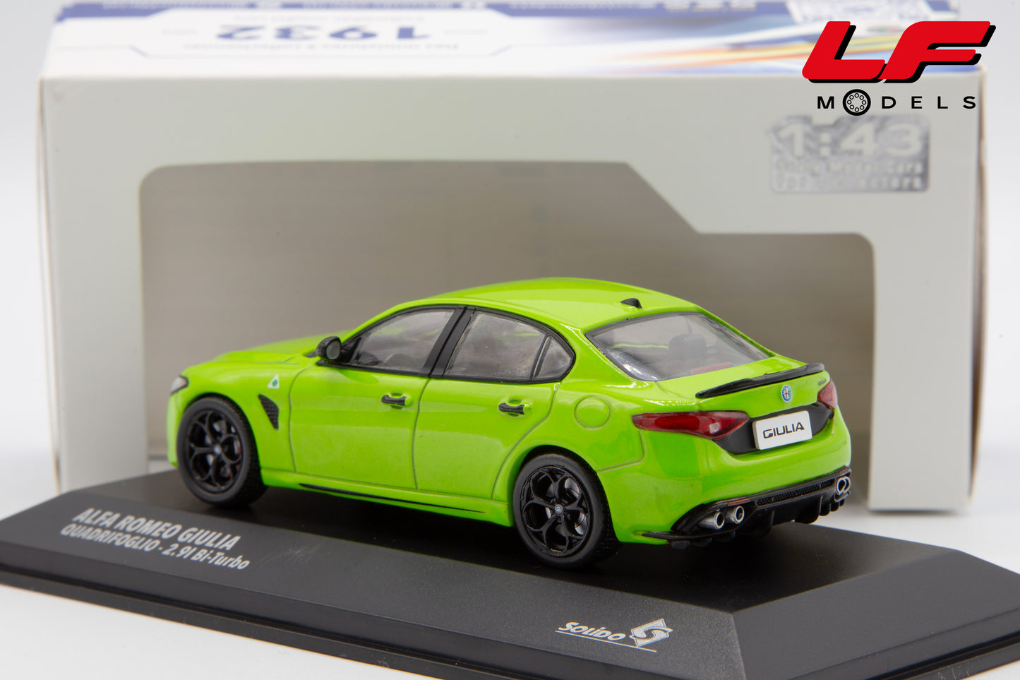 modellino alfa romeo giulia qv solido 1:43 posteriore