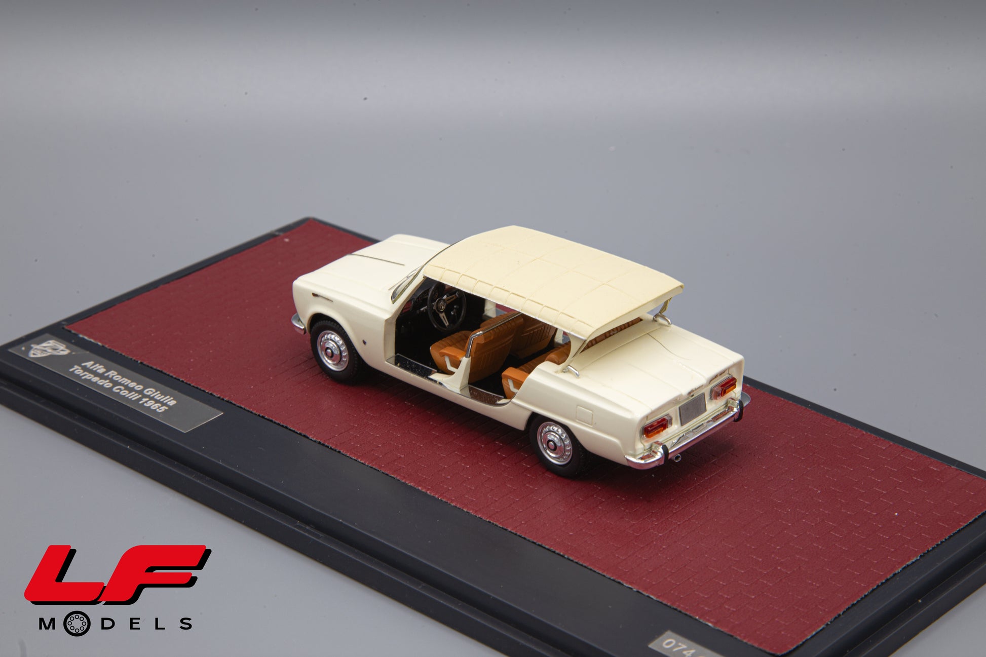 modellino alfa romeo giulia matrix 1:43 posteriore