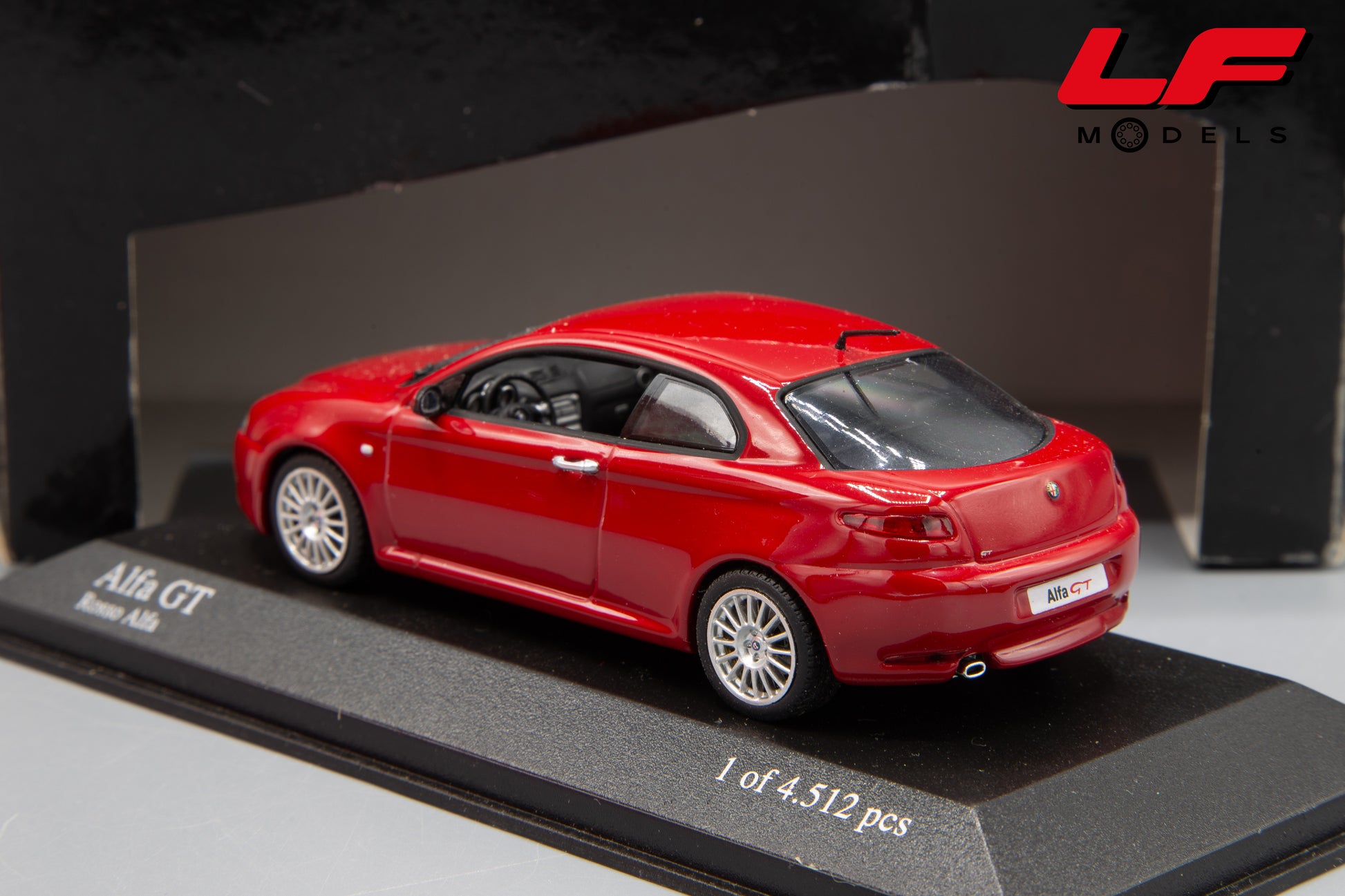 modellino alfa romeo alfa gt minichamps 1:43 posteriore