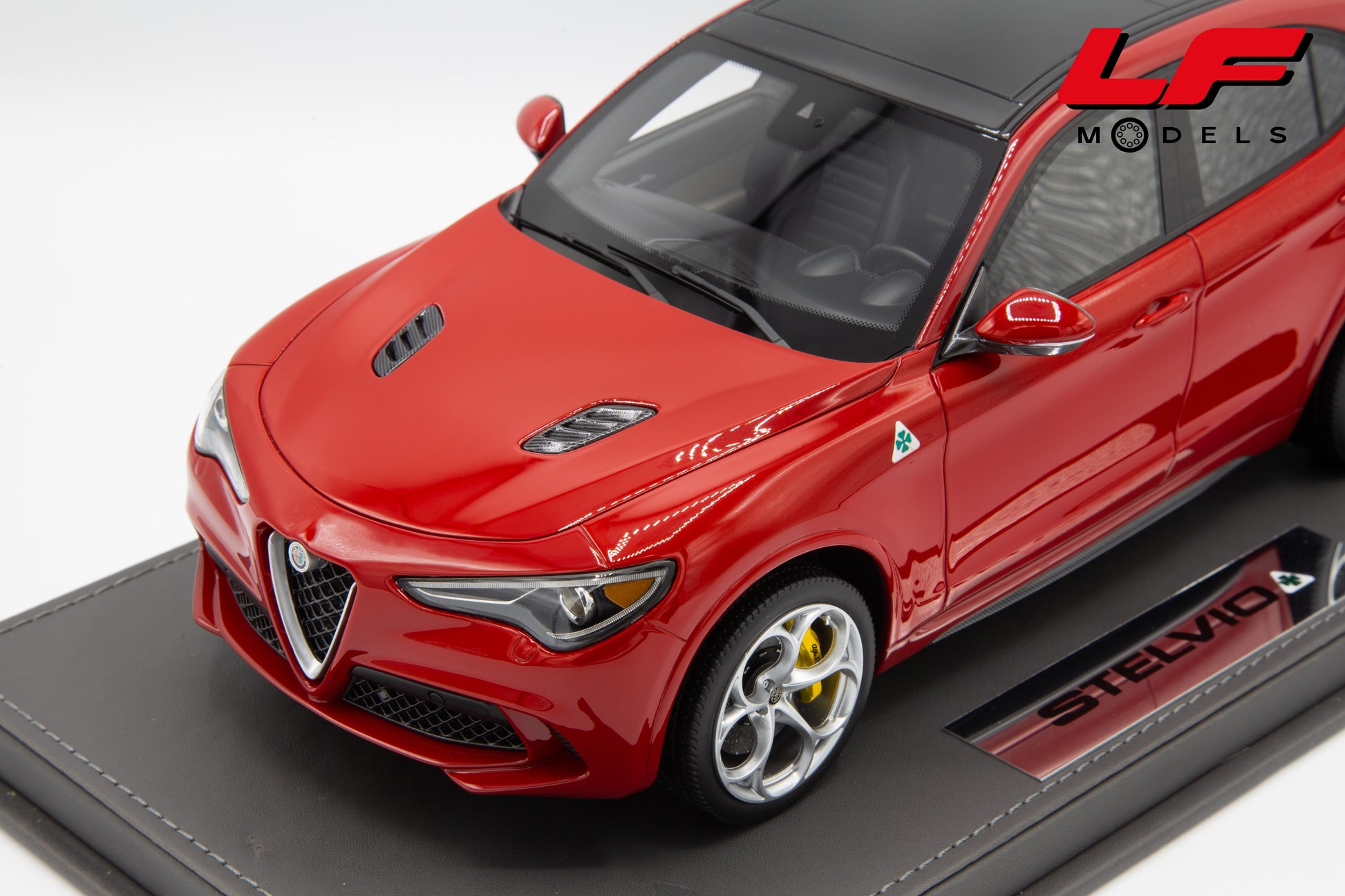 modellino alfa romeo stelvio quadrifoglio rosso alfa bbr 1:18 BBRC1830CH vista frontale